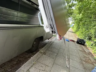 Schadensdokumentation transporter anhaenger seitenansicht