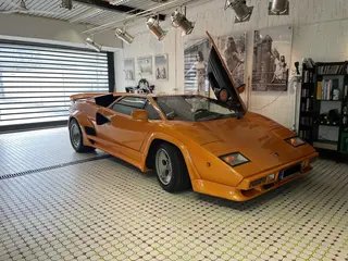 Oldtimer gutachten lamborghini countach fluegeltuer geoeffnet